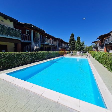 Residenza La Corte Apartment Castelnuovo del Garda Luaran gambar